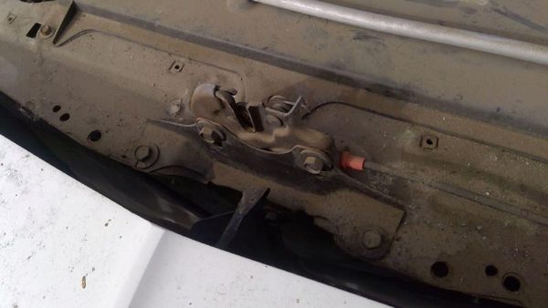 1980-1990 Chevy Caprice Hood Latch Assembly With Bracket Oem 10089625 — photo 2