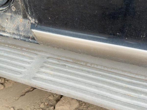 1997-2002 Ford Expedition Driver Left Rear Lower Moulding From Door Oem Back — photo 5