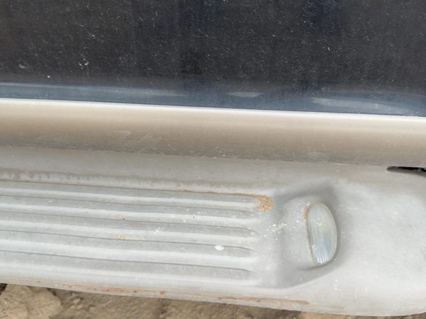 1997-2002 Ford Expedition Driver Left Rear Lower Moulding From Door Oem Back — photo 4
