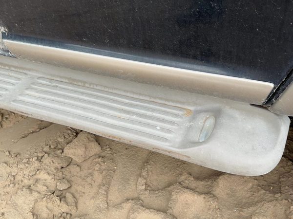 1997-2002 Ford Expedition Driver Left Rear Lower Moulding From Door Oem Back — photo 1