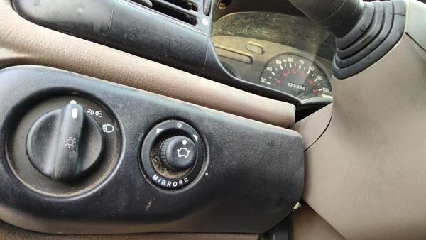 1997 Ford Contour Misc. Electrical Switch — photo 2