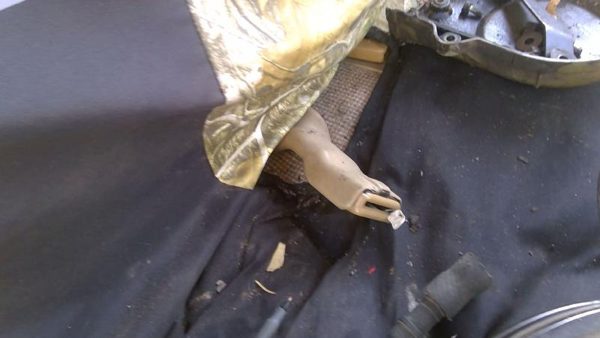 1986 Isuzu Pup Pickup Passenger Right Front Seat Belt Buckle Receiver Oem Brown — photo 2