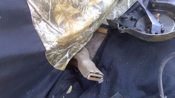 1986 Isuzu Pup Pickup Passenger Right Front Seat Belt Buckle Receiver Oem Brown — photo 6