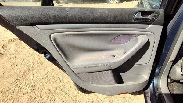 2006-2009 Vw Jetta Driver Left Rear Inside Door Trim Panel Only Oem Back Gray — photo 2