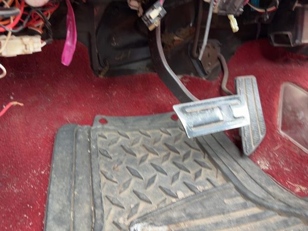 1993 Chevy Silverado 1500 Brake Pedal Assembly Oem — photo 3