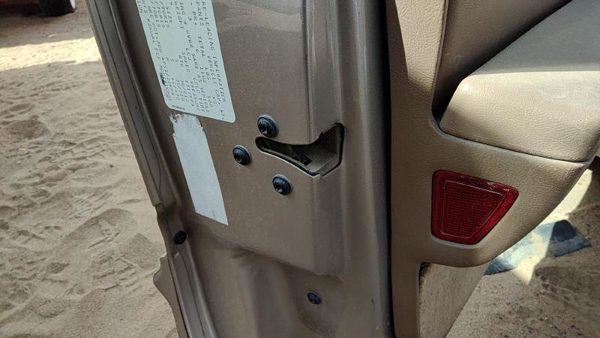 1991-1996 Buick Park Ave Ultra Driver Left Front Door Latch With Rods/Cables Oem — photo 2