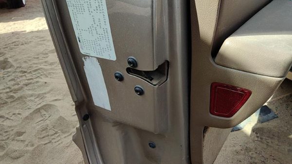 1991-1996 Buick Park Ave Ultra Driver Left Front Door Latch With Rods/Cables Oem — photo 3