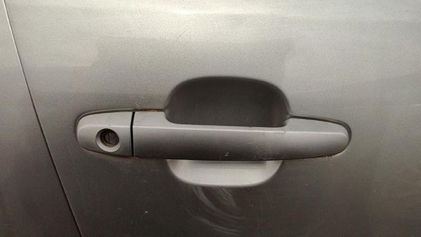 02-06 Camry Passenger Right Front Outside Door Handle 1C8 Lunar Mist Metallic — photo 2