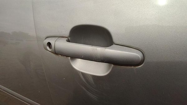 02-06 Camry Passenger Right Front Outside Door Handle 1C8 Lunar Mist Metallic — photo 4