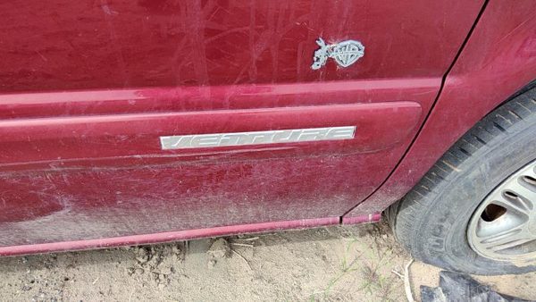 00-04 Venture Passenger Right Front Moulding From Door Oem Trim Strip Red 72U — photo 2