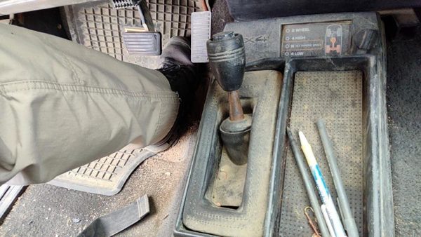 93 S10 Blazer 4X4 Shifter Lever Assembly With Linkage Oem 4Wd T Case Shift Unit — photo 2