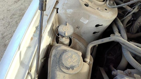1997-2007 Ford Taurus Windshield Washer Fluid Reservoir With Pump Oem Wiper Tank — photo 1