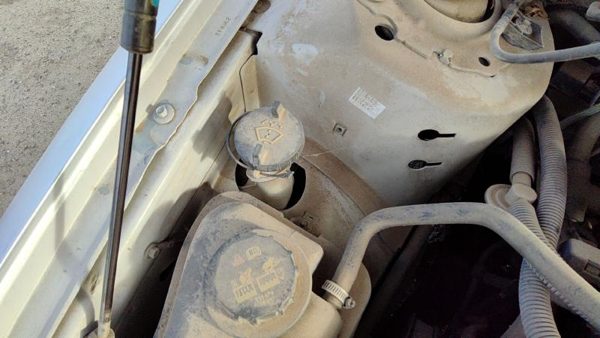 1997-2007 Ford Taurus Windshield Washer Fluid Reservoir With Pump Oem Wiper Tank — photo 3