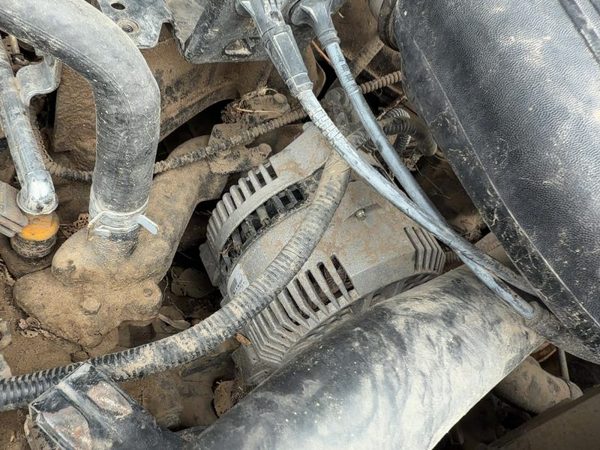 1997-2002 Ford Expedition Alternator 5.4L F75U10300Ca — photo 1