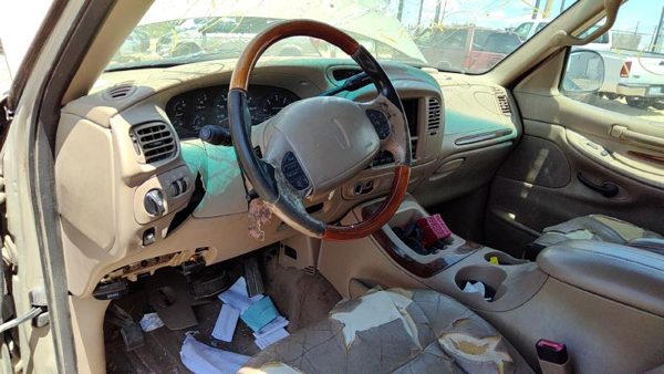 1998 Lincoln Navigator — vehicle photo 3