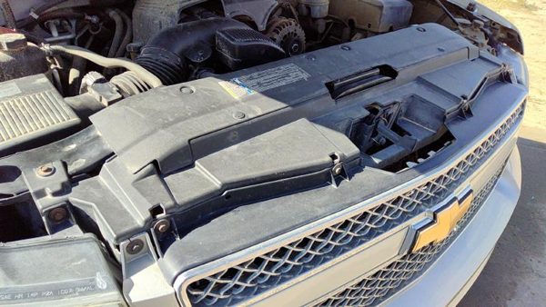2010 Chevy Tahoe Header Panel Plastic Grille Mount In Front Of Radiator Support — photo 1