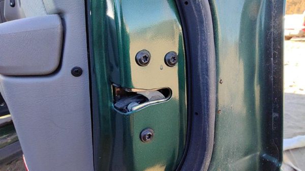 1999-2007 Ford Taurus Passenger Right Front Door Latch With Rods/Cables Oem — photo 1