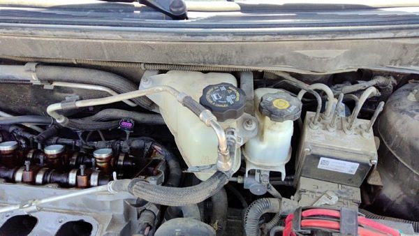 2009 Pontiac G6 Coolant Recovery Bottle Gxp Coupe — photo 3