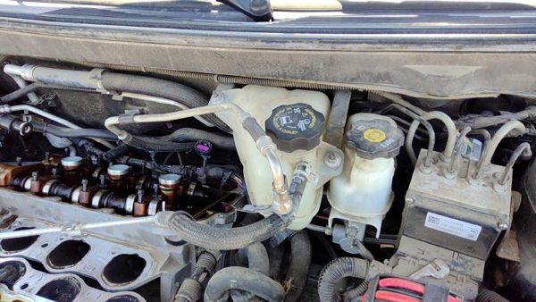 2009 Pontiac G6 Coolant Recovery Bottle Gxp Coupe — photo 5