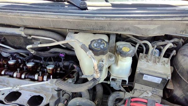 2009 Pontiac G6 Coolant Recovery Bottle Gxp Coupe — photo 4
