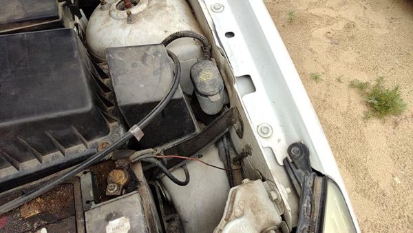 00-04 Focus Station Wagon Windshield Washer Fluid Reservoir With Pump Wiper Tank — photo 2
