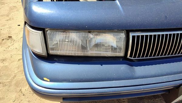 1994 Oldsmobile Cutlass Ciera Headlamp Assembly RH Olds — photo 2
