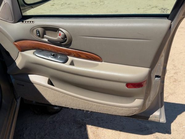 00-02 Lesabre Right Front Door Trim Panel With Switches 6 Speakers Taupe 56B — photo 1