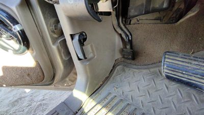 1999-2007 Silverado 1500 Driver Left Lower Kick Trim Panel Oem 52D Tan