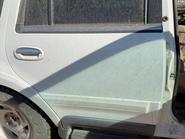 1998 Lincoln Navigator Rear Door RH Oxford White Yz — photo 4