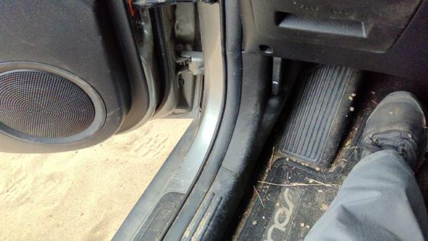 2017-2019 Kia Soul Driver Left Lower Kick Trim Panel Oem Black Eq — photo 4