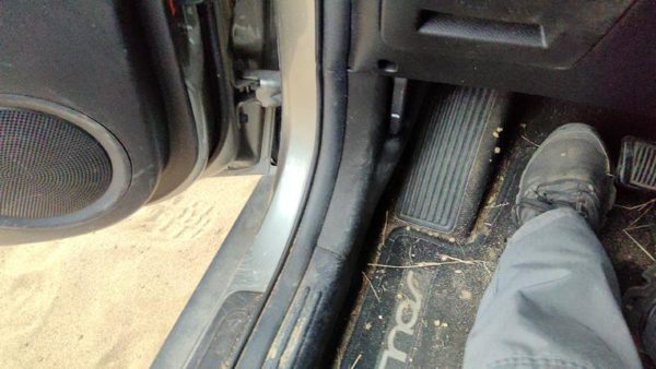 2017-2019 Kia Soul Driver Left Lower Kick Trim Panel Oem Black Eq — photo 2