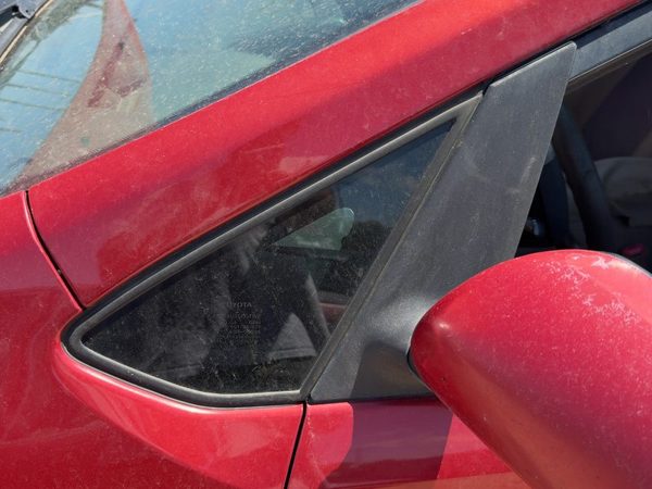 2004-2009 Toyota Prius Driver Left Quarter Glass Side Window 6272047011 — photo 2