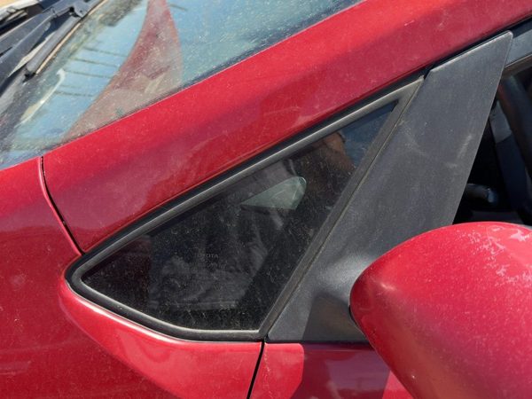 2004-2009 Toyota Prius Driver Left Quarter Glass Side Window 6272047011 — photo 4