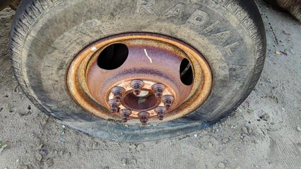 1996 Ford F350 Wheel 1 — photo 1