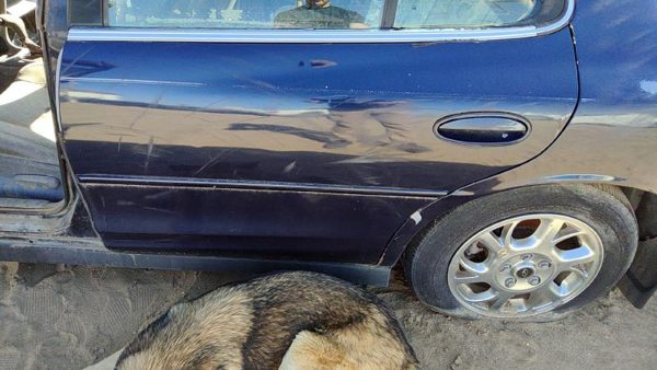 2000 Oldsmobile Intrigue Rear Door LH Blue 28U — photo 2