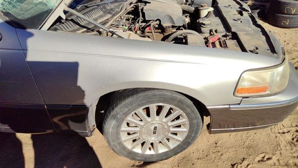2003-2011 Lincoln Town Car Passenger Right Front Fender Oem Silver 8W1z16005a — photo 2