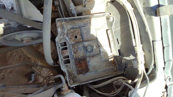 1999-2004 Ford Mustang Complete Battery Box Mount Tray With Hold Down Oem 3.8L — photo 3