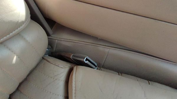 91-96 Buick Park Ave Ultra Passenger Right Front Seat Belt Buckle Receiver Tan — photo 1