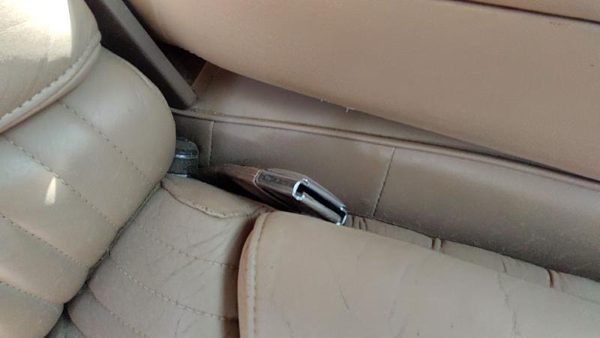 91-96 Buick Park Ave Ultra Passenger Right Front Seat Belt Buckle Receiver Tan — photo 2
