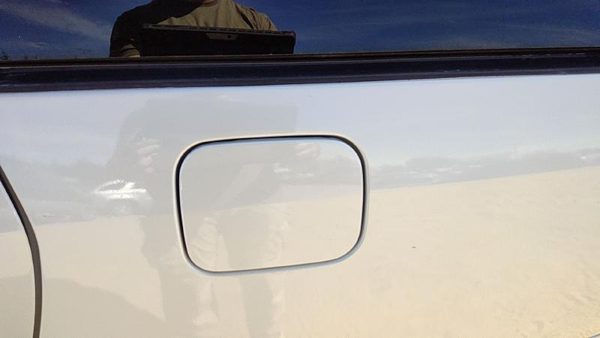 2004-2010 Toyota Sienna Fuel Tank Door With Hinge Gas Lid Oem Filler White 071 — photo 2