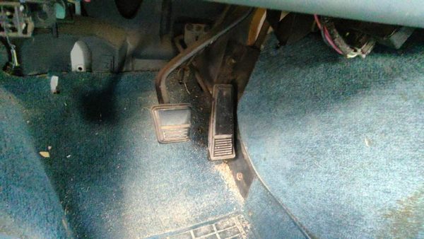 1985-1994 Gmc Safari Gas And Brake Pedal Assembly Automatic Transmission — photo 2