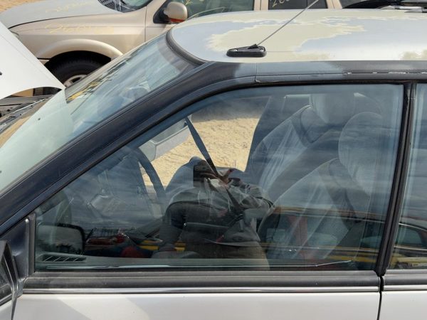 1990-1994 Subaru Legacy Driver Left Front Side Window Door Glass Oem — photo 2