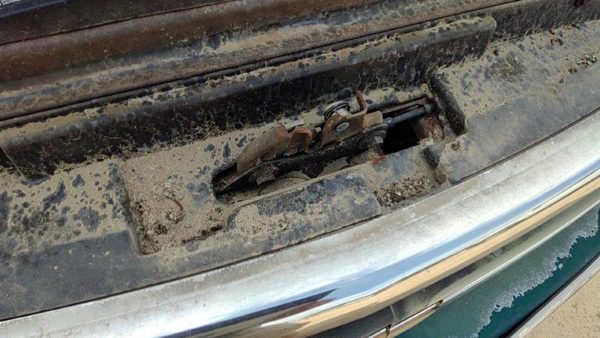 1995-1997 S10 Blazer Hood Latch Assembly With Bracket Oem — photo 2