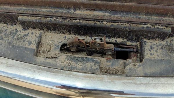1995-1997 S10 Blazer Hood Latch Assembly With Bracket Oem — photo 4