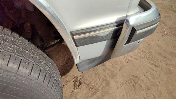 1982-1993 Chevy S10 Pickup Passenger Right Moulding From Fender Oem Trim Strip — photo 3