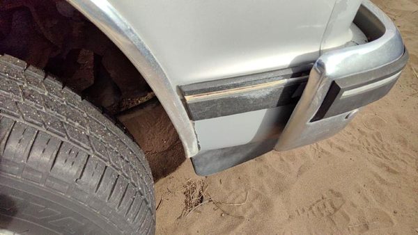 1982-1993 Chevy S10 Pickup Passenger Right Moulding From Fender Oem Trim Strip — photo 2