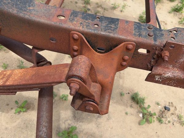 73-87 Chevy Silverado C20 Pickup Driver Left Rear Leaf Spring Shackle 2WD OEM — photo 2