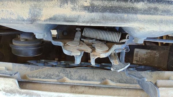 2004-2010 Nissan Titan Hood Latch Assembly With Bracket Oem 625007s026 — photo 4