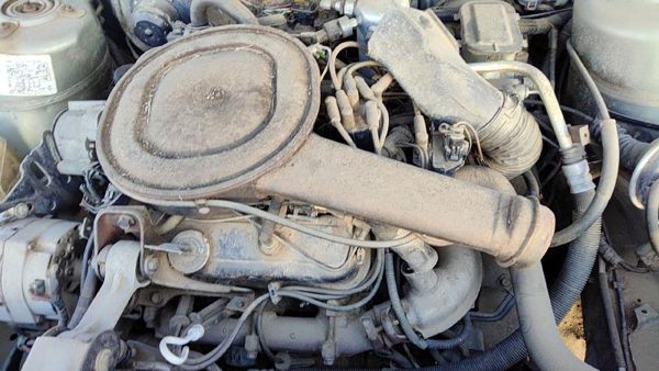 1985 Pontiac 6000 Complete Air Intake Cleaner Filter Box Housing With Tube 2.8L — photo 1