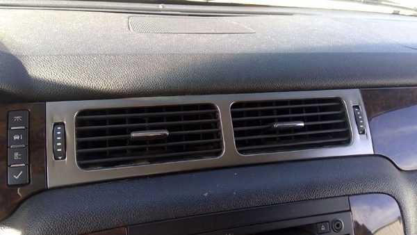 2007 GMC Yukon Dash Panel Ebony 194 OEM 15923341 — photo 1